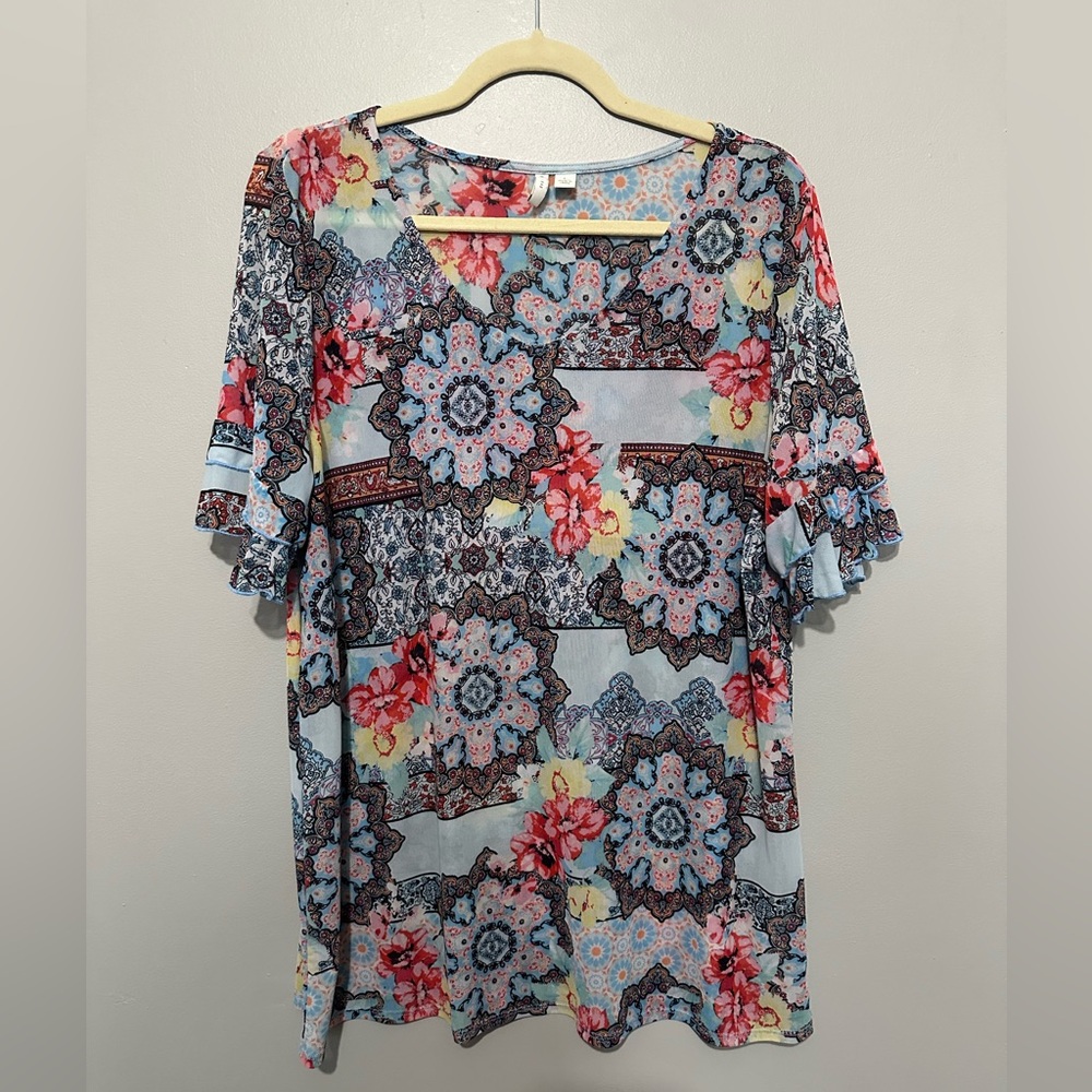 EST 1948 Short Sleeve Top Vibrant Colors Beautiful Design Stretchy L EUC